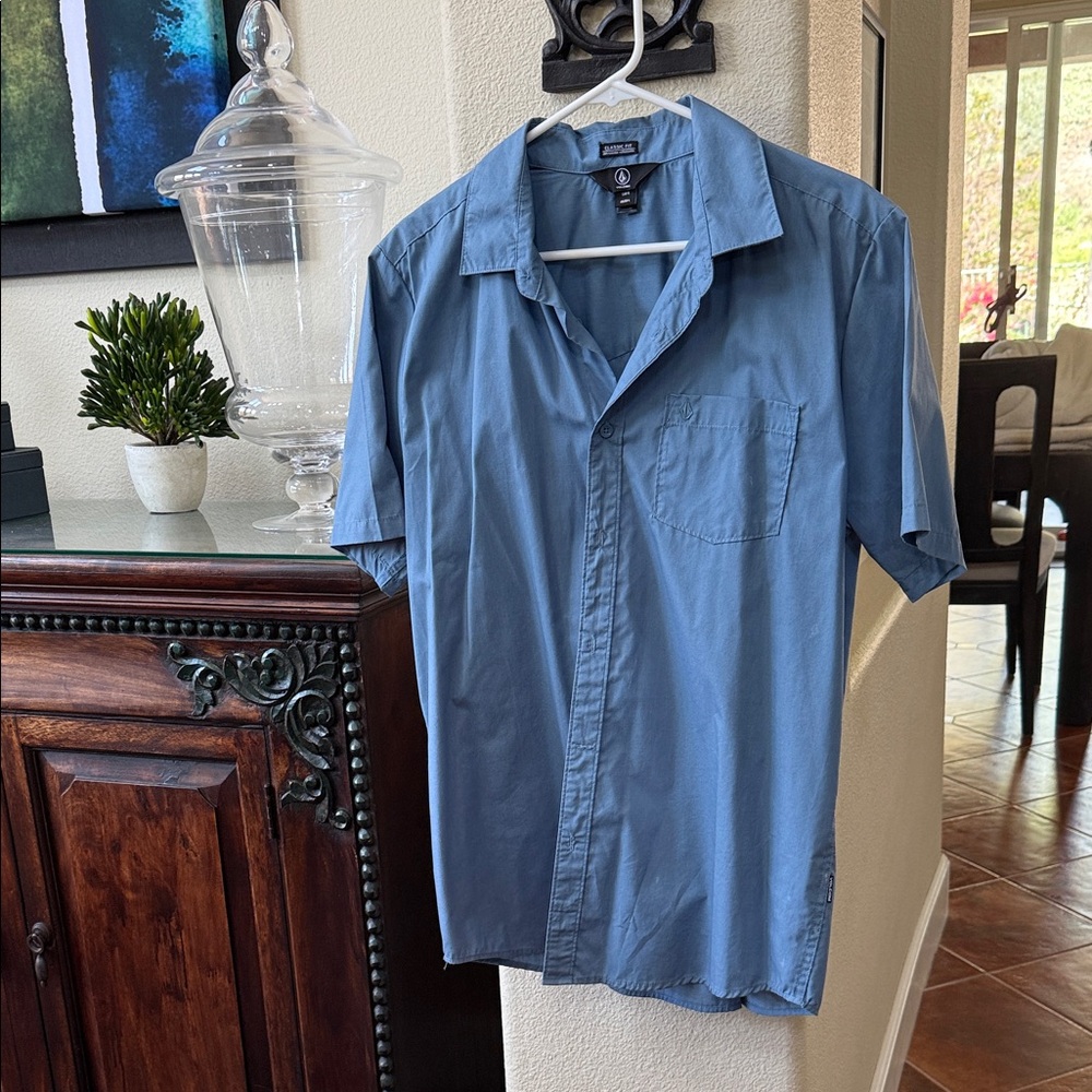 Volcom Men's Short-Sleeve Button-Down Shirt in Dusty Blue